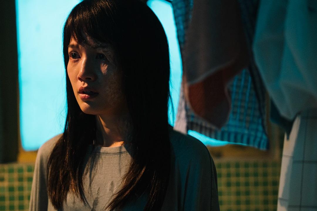 Chloe在《金宵大廈2》演因漒水毀容的女生,