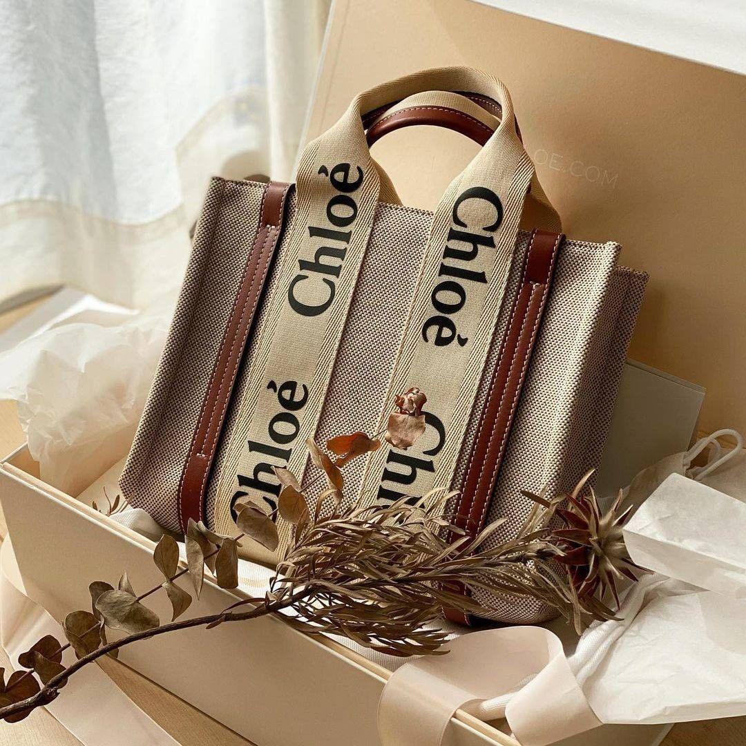 Chloe MEDIUM WOODY TOTE BAG (instagram @hitoyasu.me)