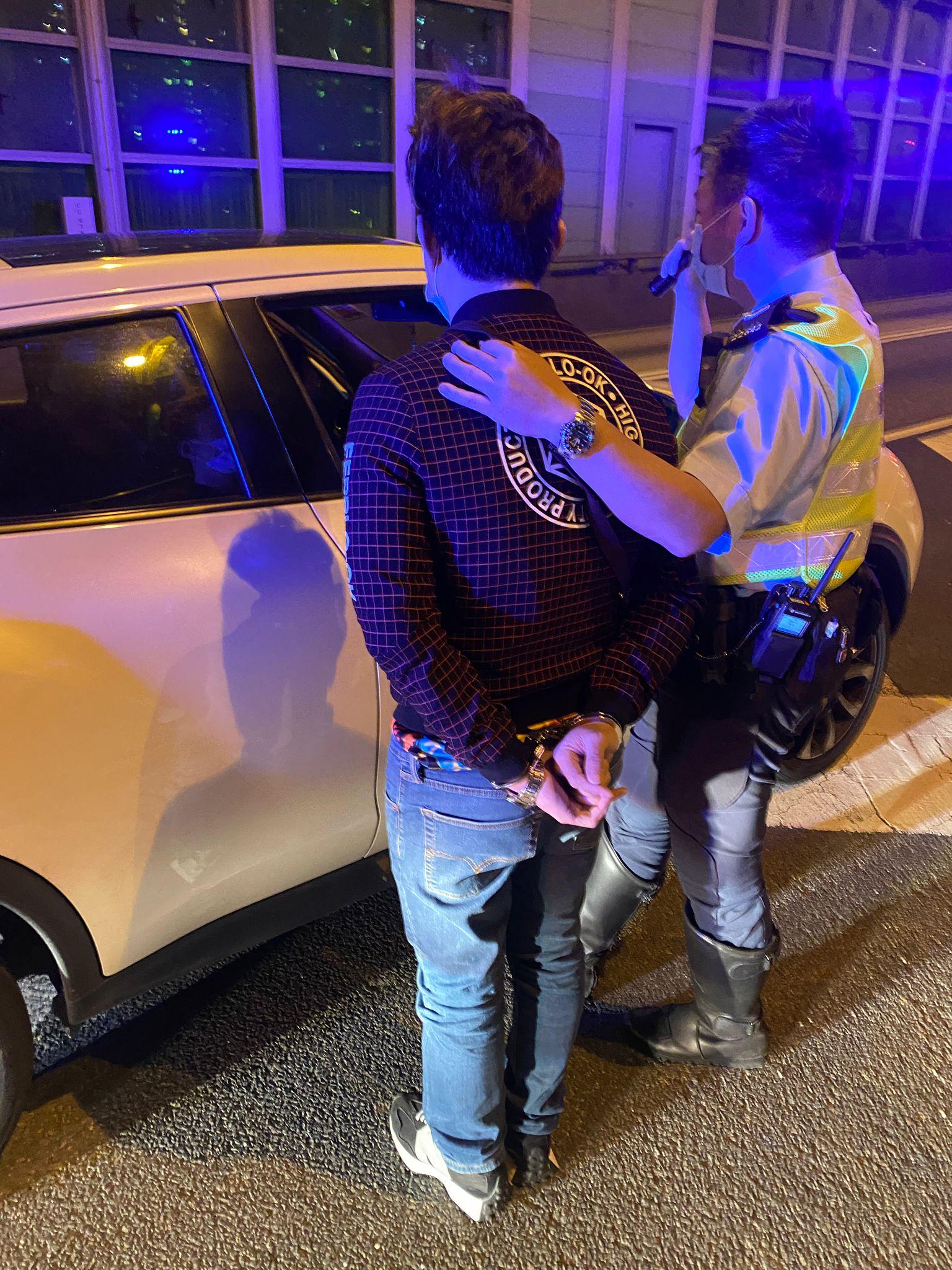 警青衣截查違例私家車 檢大麻毒郵票拘司機