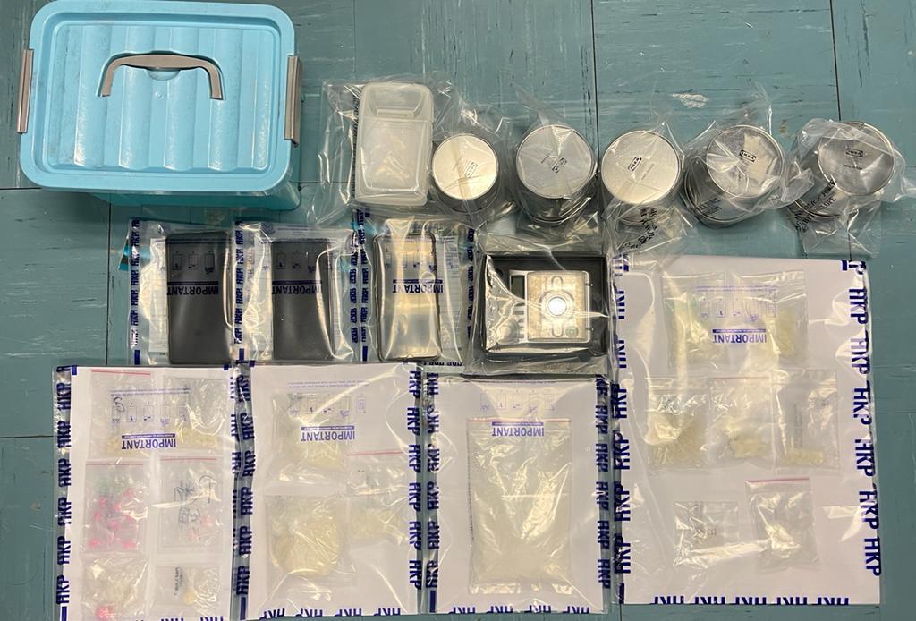 警方鯉安苑緝毒,拘6男女最細僅16歲。