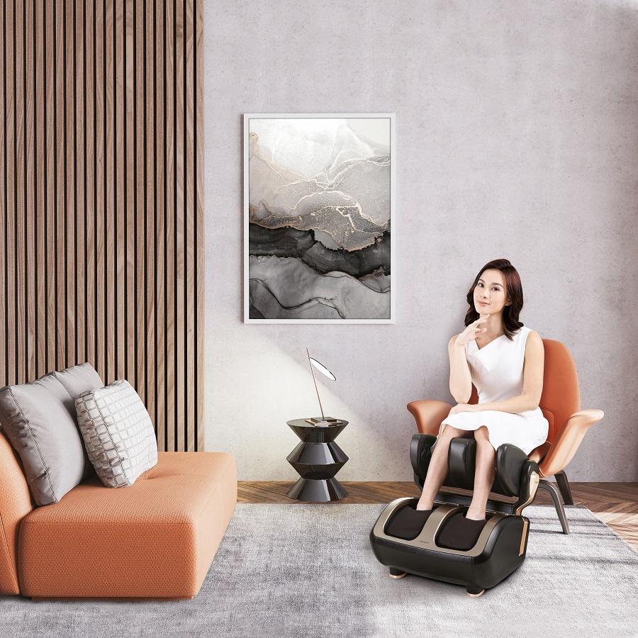 OSIM「推拿教主」$5,980(原價$7,980),期間限定贈品包括限量版「推拿教主迎新禮盒」(大部分信用卡可作24 個月免息分期,每月只需約$250)
