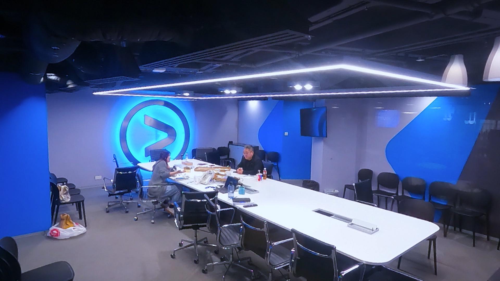 Wing與魯庭暉為女團人數僵持不下。