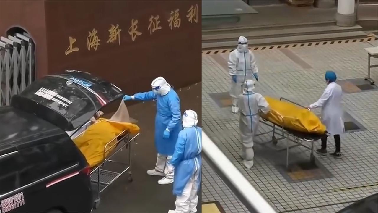 殯儀館和老人院職員確認老人未死後,老人院職員將老人推回院內。(互聯網)