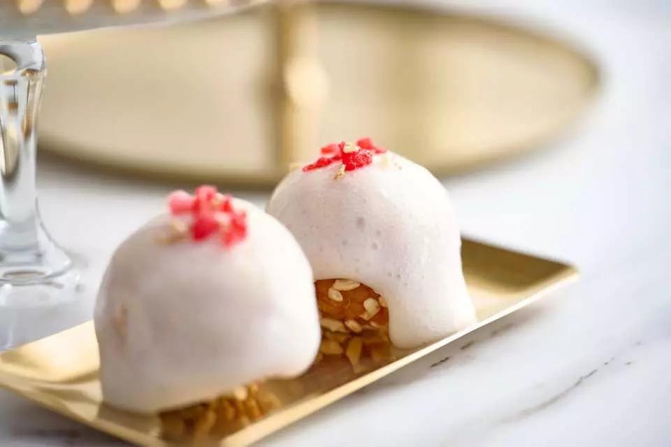 人蔘雞湯石頭鍋飯球