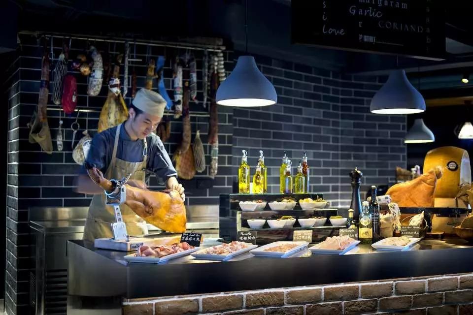 香港柏寧酒店 PLAYT父親節自助晚餐