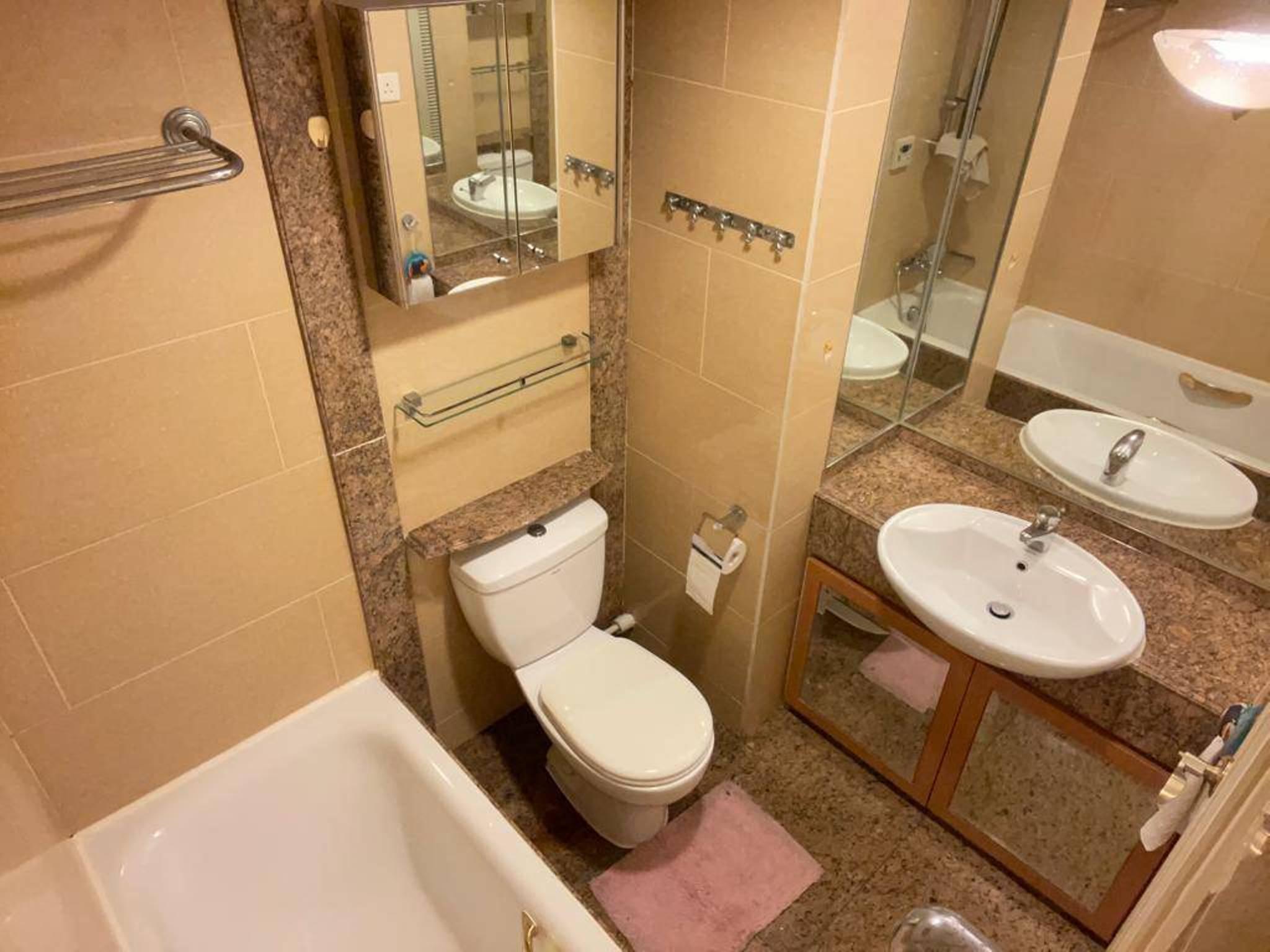 浴室是原裝發展商提供的裝修及配套。