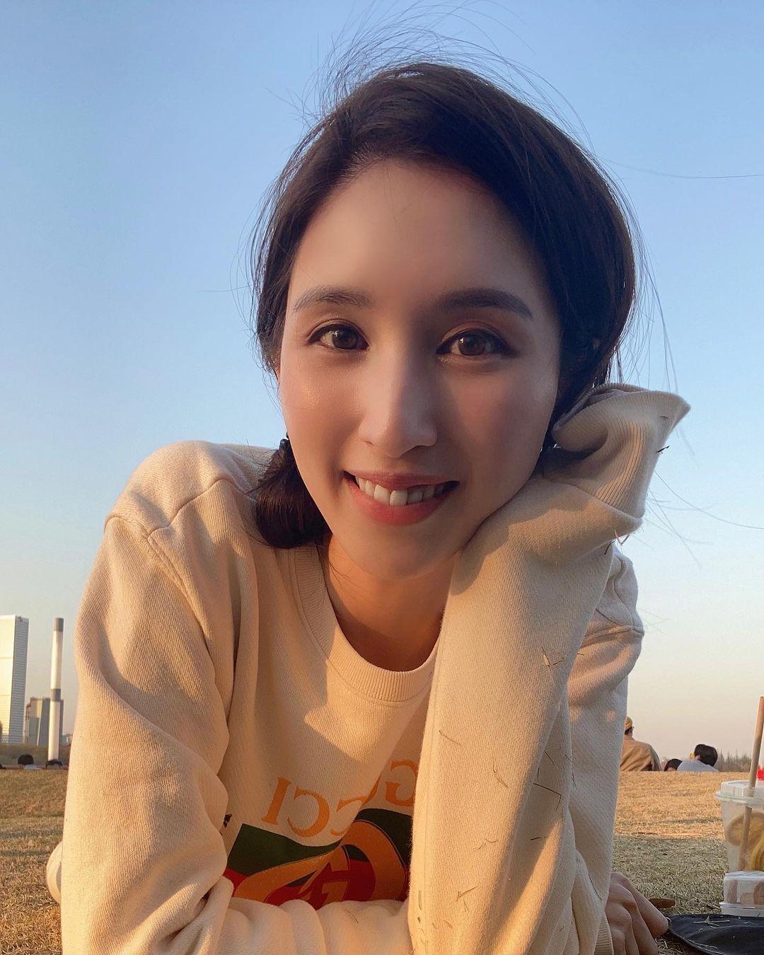 何天兒(前名何傲兒、IG圖片)