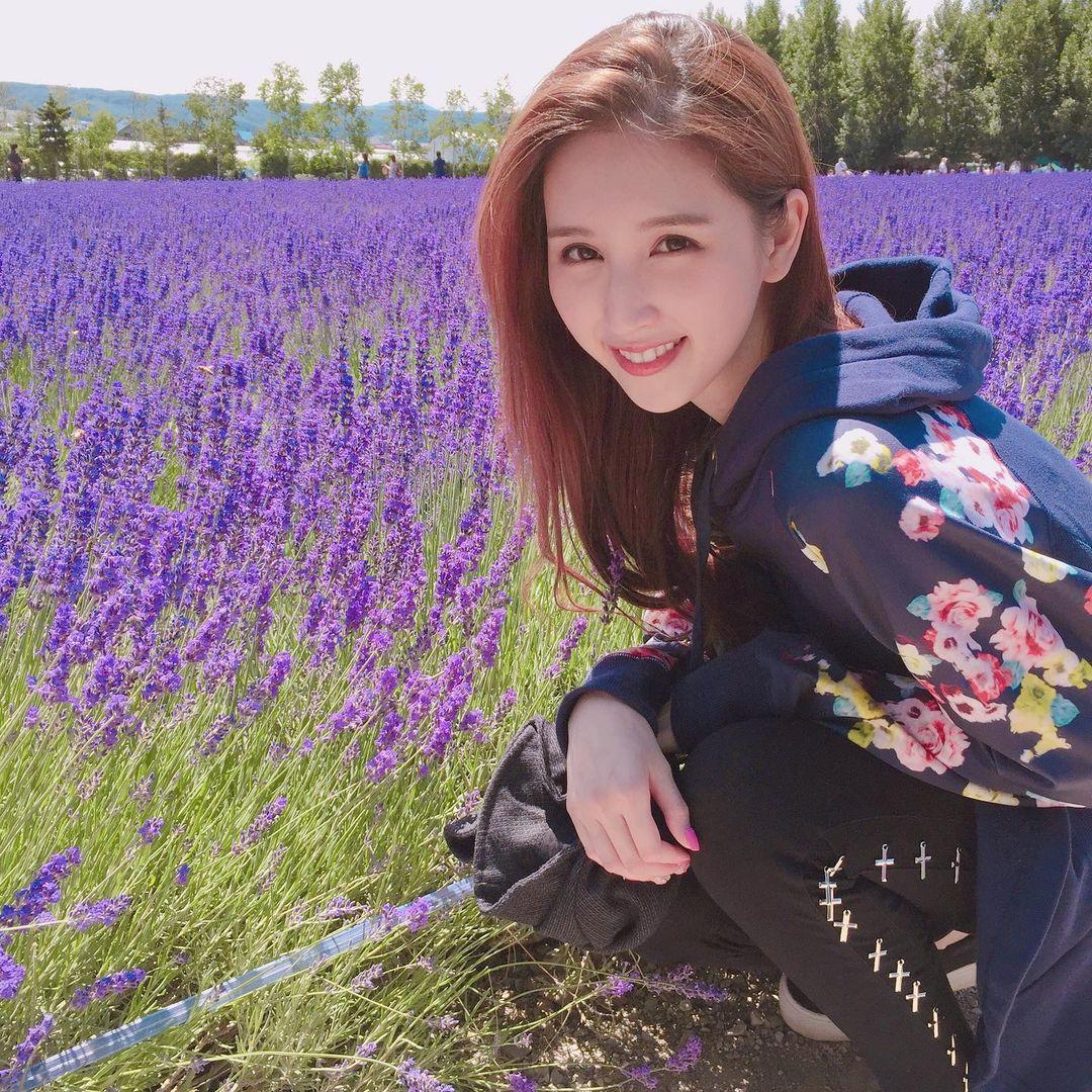 何天兒(前名何傲兒、IG圖片)