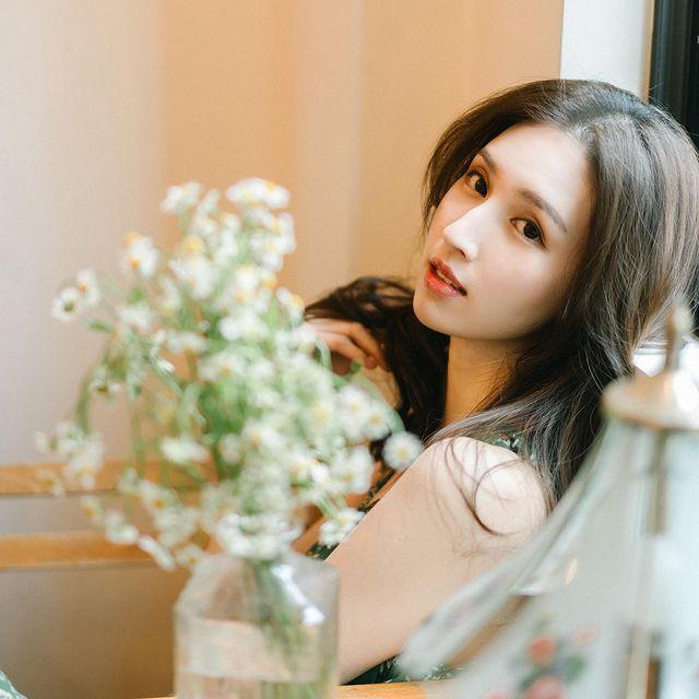 何天兒(前名何傲兒、IG圖片)