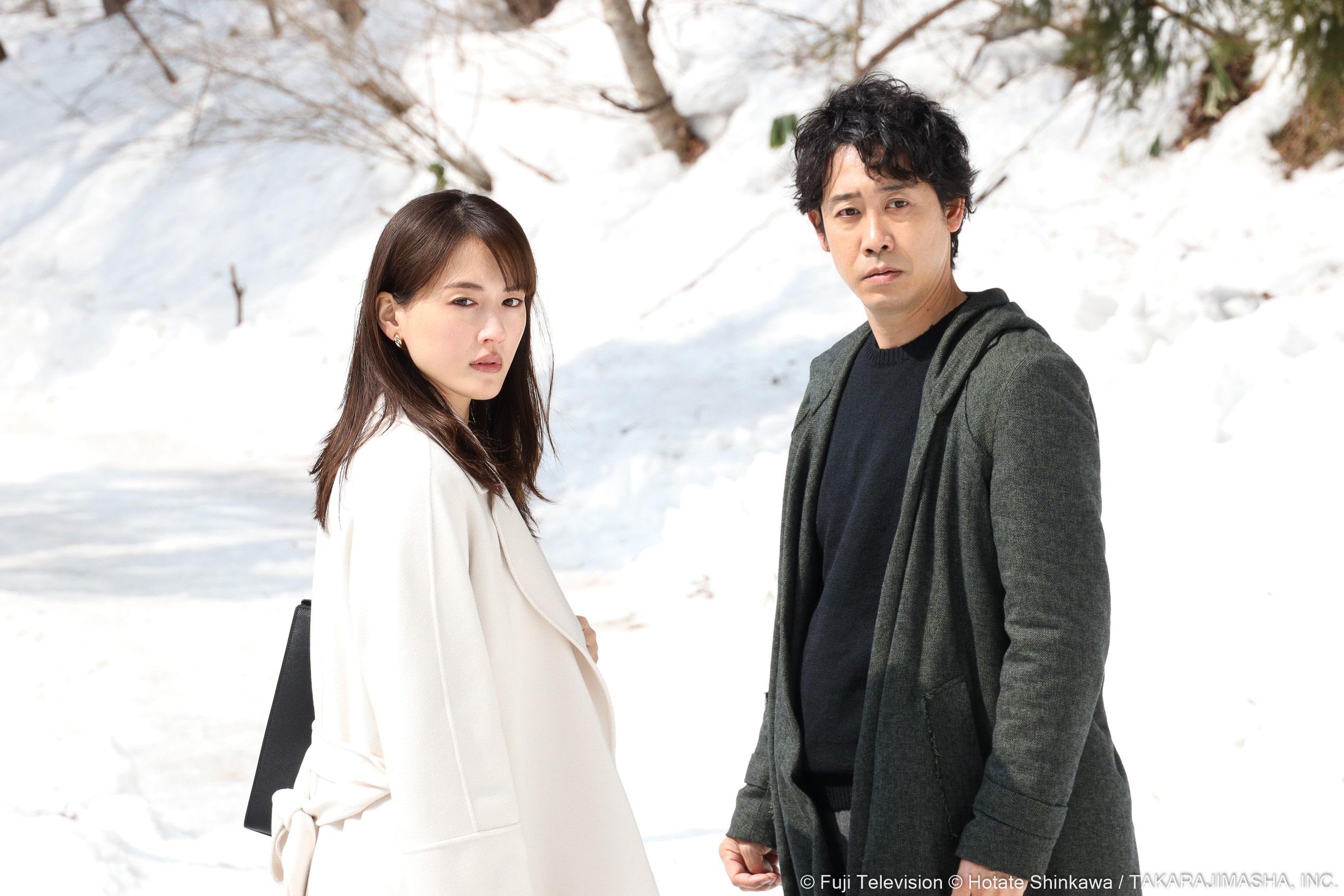 綾瀨遙與大泉洋在《前男友的遺書》合作。