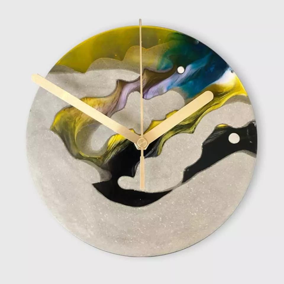 參加者無需任何經驗,透過工作坊認識流體藝術,經過專業導師的介紹及示範,參加者可自由體驗製作。