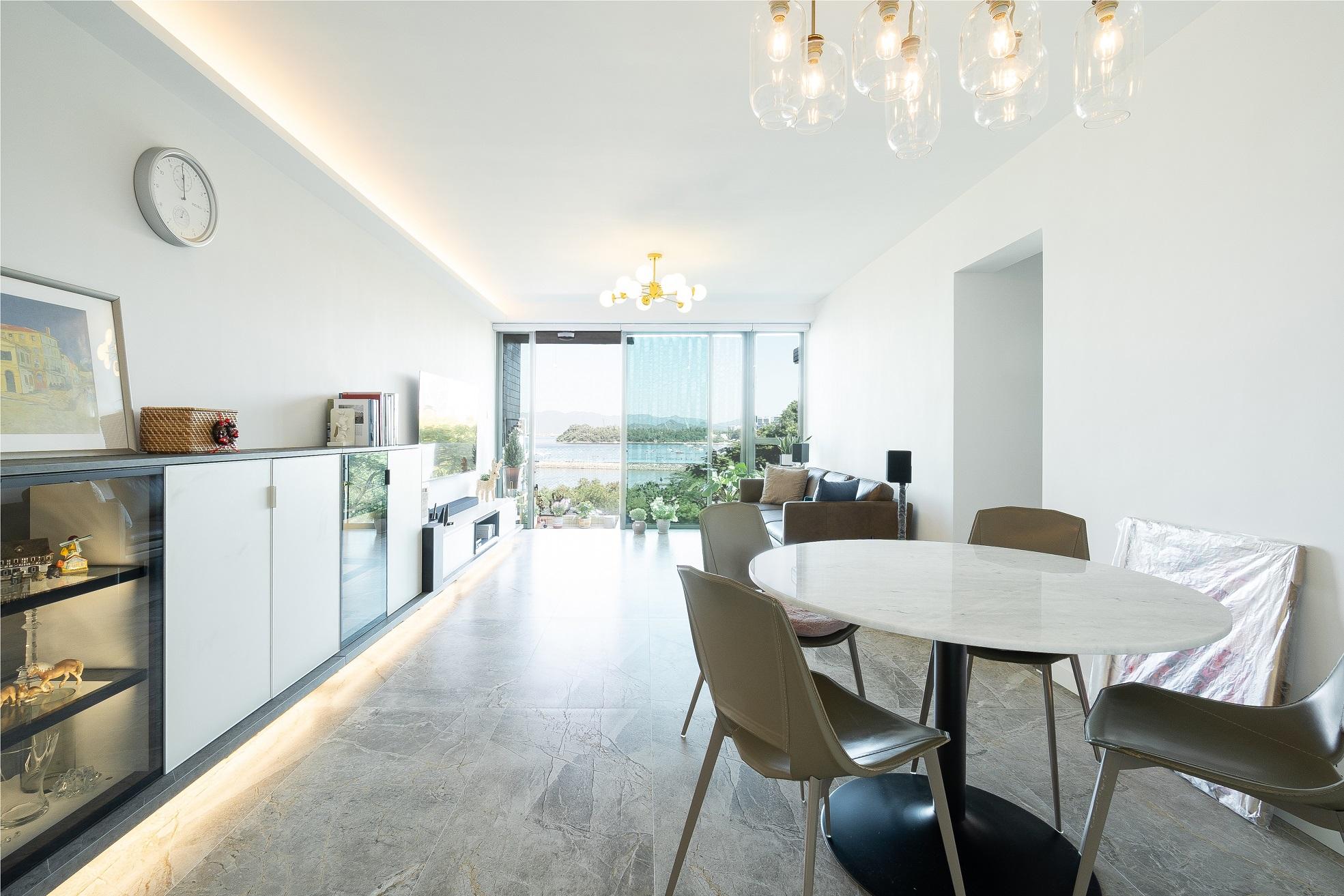 大廳地板重鋪石紋地磚 時尚感十足