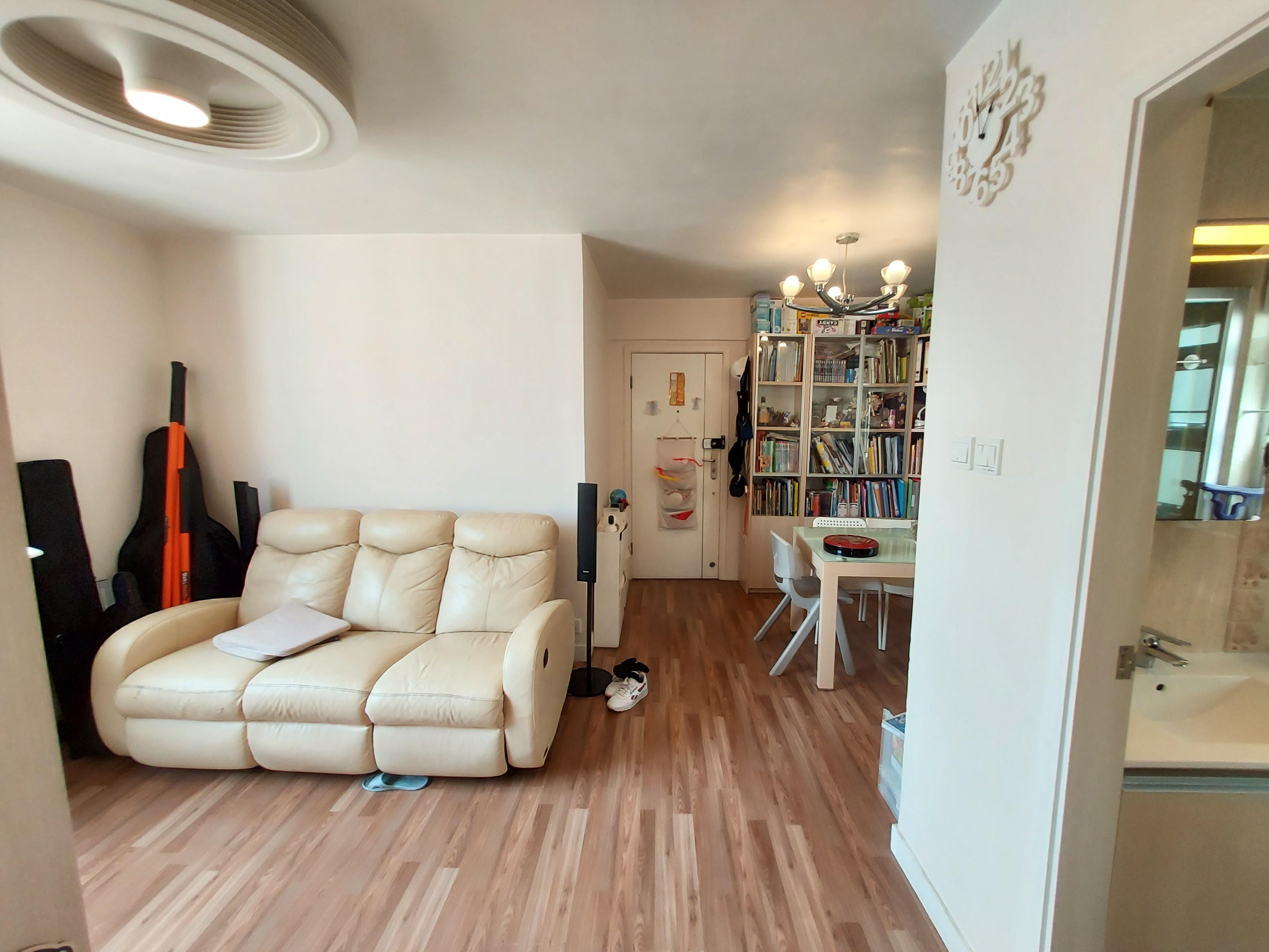 大廳呈呂字形設計,間隔分明。