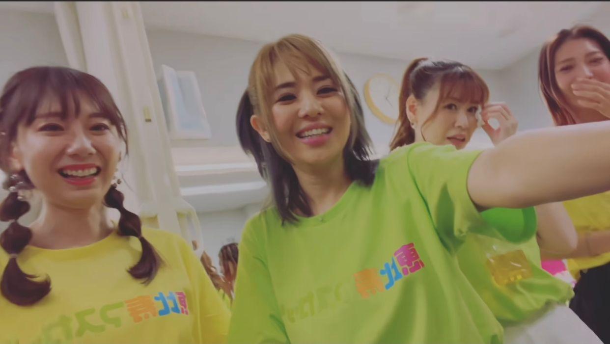 蒼井空與麻美由真限定一晚回歸惠比壽麝香葡萄,自然要拍片記錄低難忘時刻。