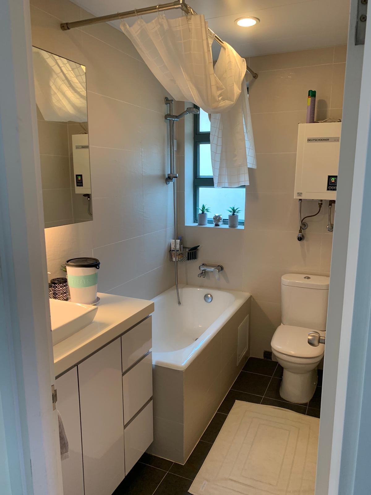 浴室設計簡潔新淨。