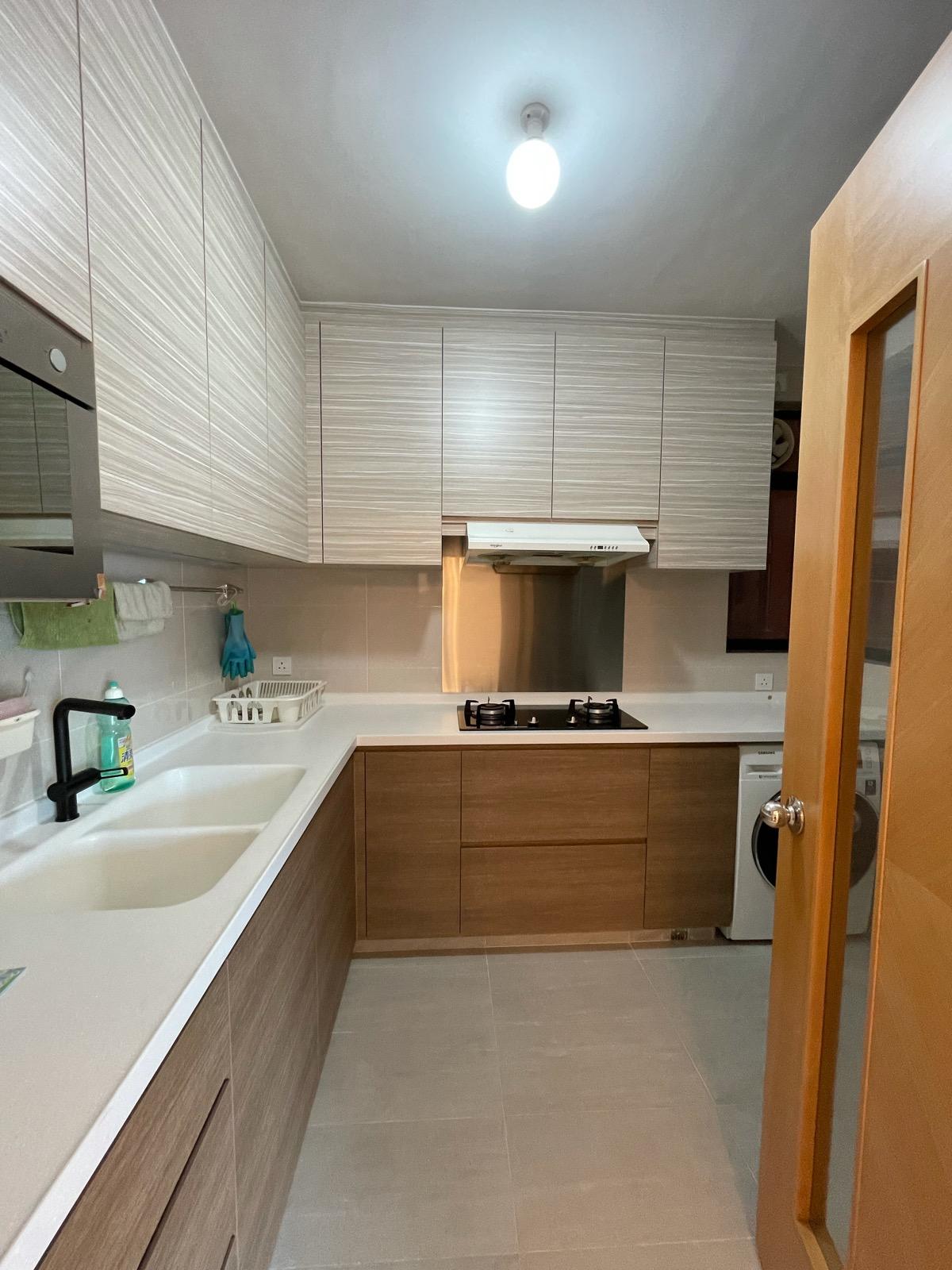 廚房面積頗大,一系列廚櫃和入廚電器亦新淨整齊,愛下廚人士應該會感滿意。