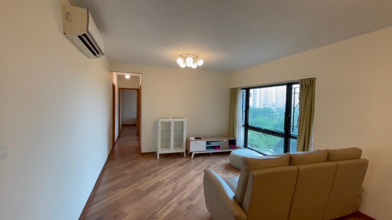 梳化與電視櫃之間有相當距離,可見大廳之闊落實用。