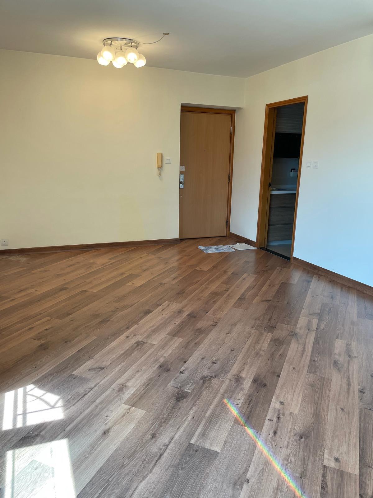 方正大廳,闊落見使。