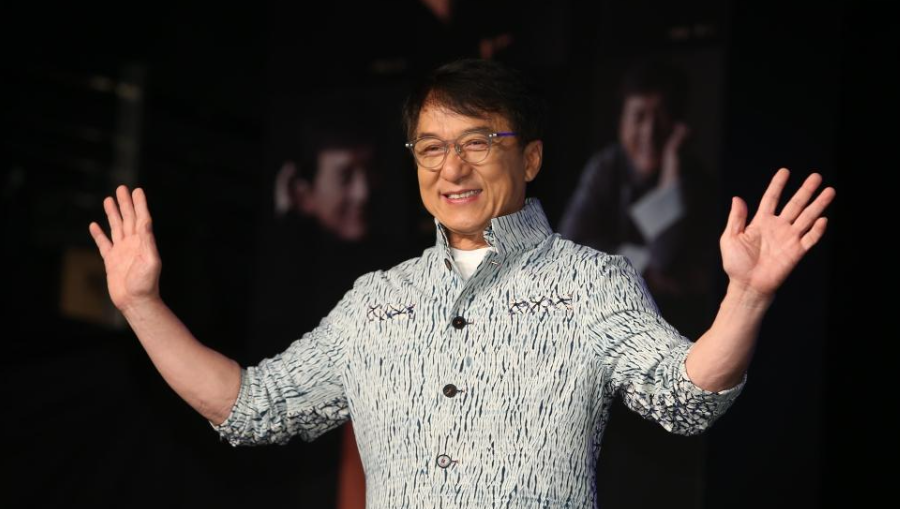 《奇異女俠玩救宇宙》的導演曾邀成龍參演,但遭他拒絕。