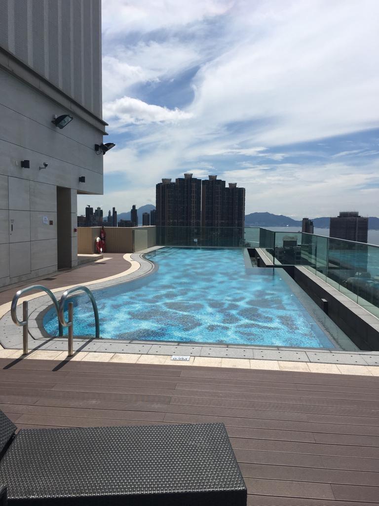 星鑽設有會所,設施包括天際泳池、健身室及兒童遊樂室等。