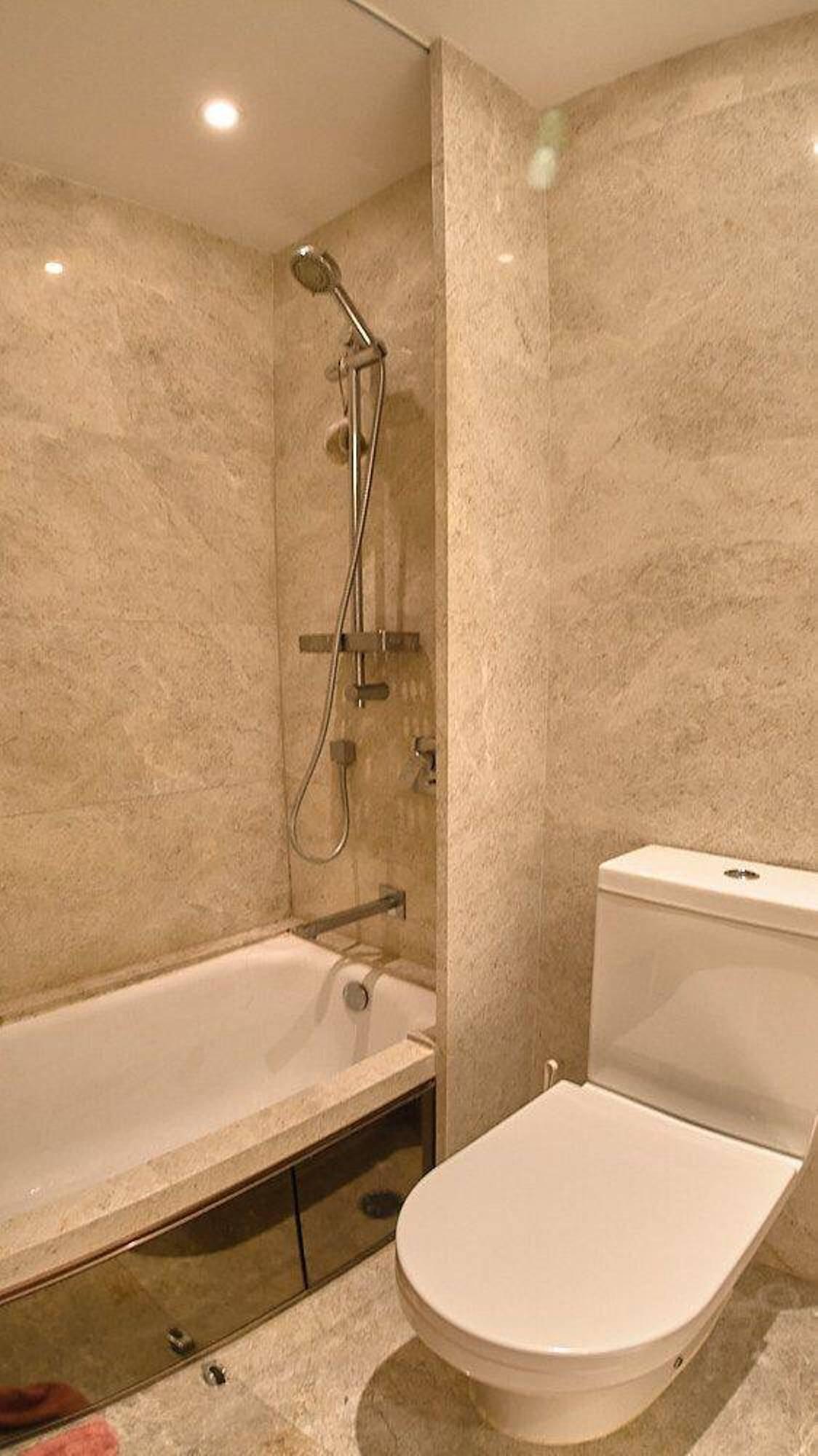 雲石浴室為發展商原裝。