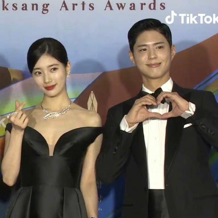 秀智、朴寶劍紅地毯壓軸登場。