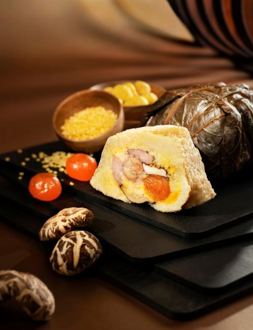 香港港麗酒店 金葉庭瑤柱裹蒸糉