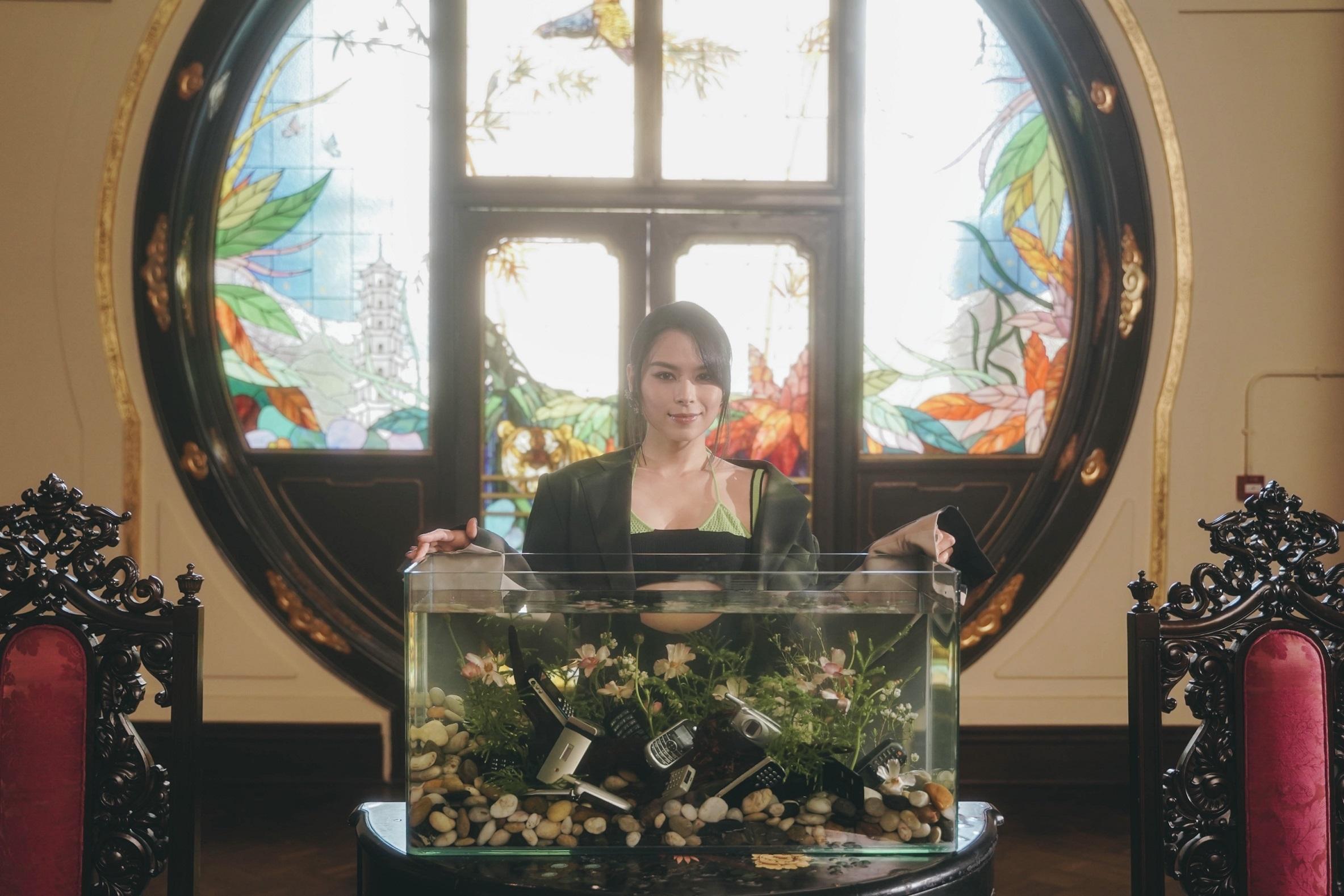 環球表示仍會全力配合Gin Lee新專輯的宣傳工作。