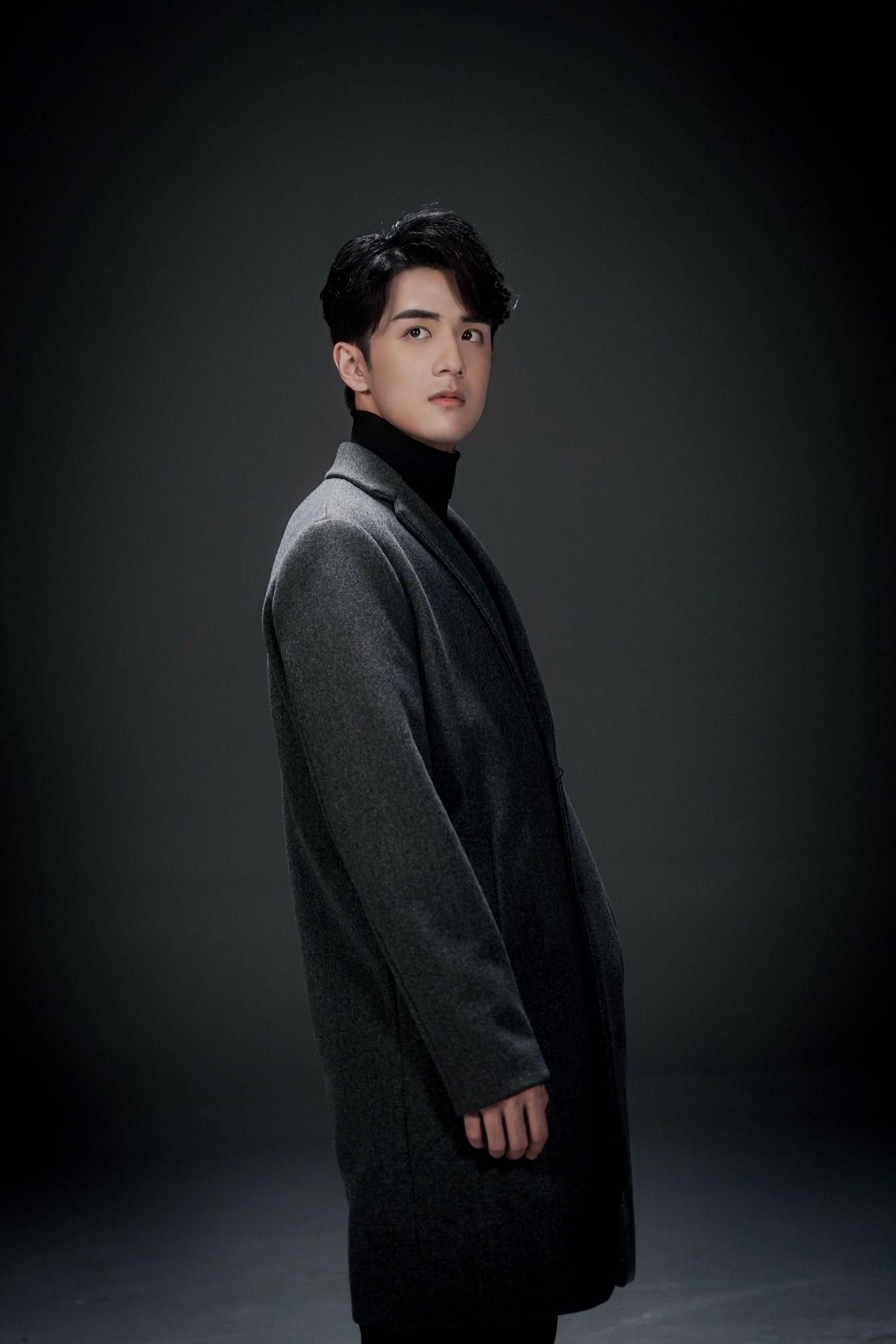 Oscar要在MV演繹由傷心到稍微釋懷的情感。