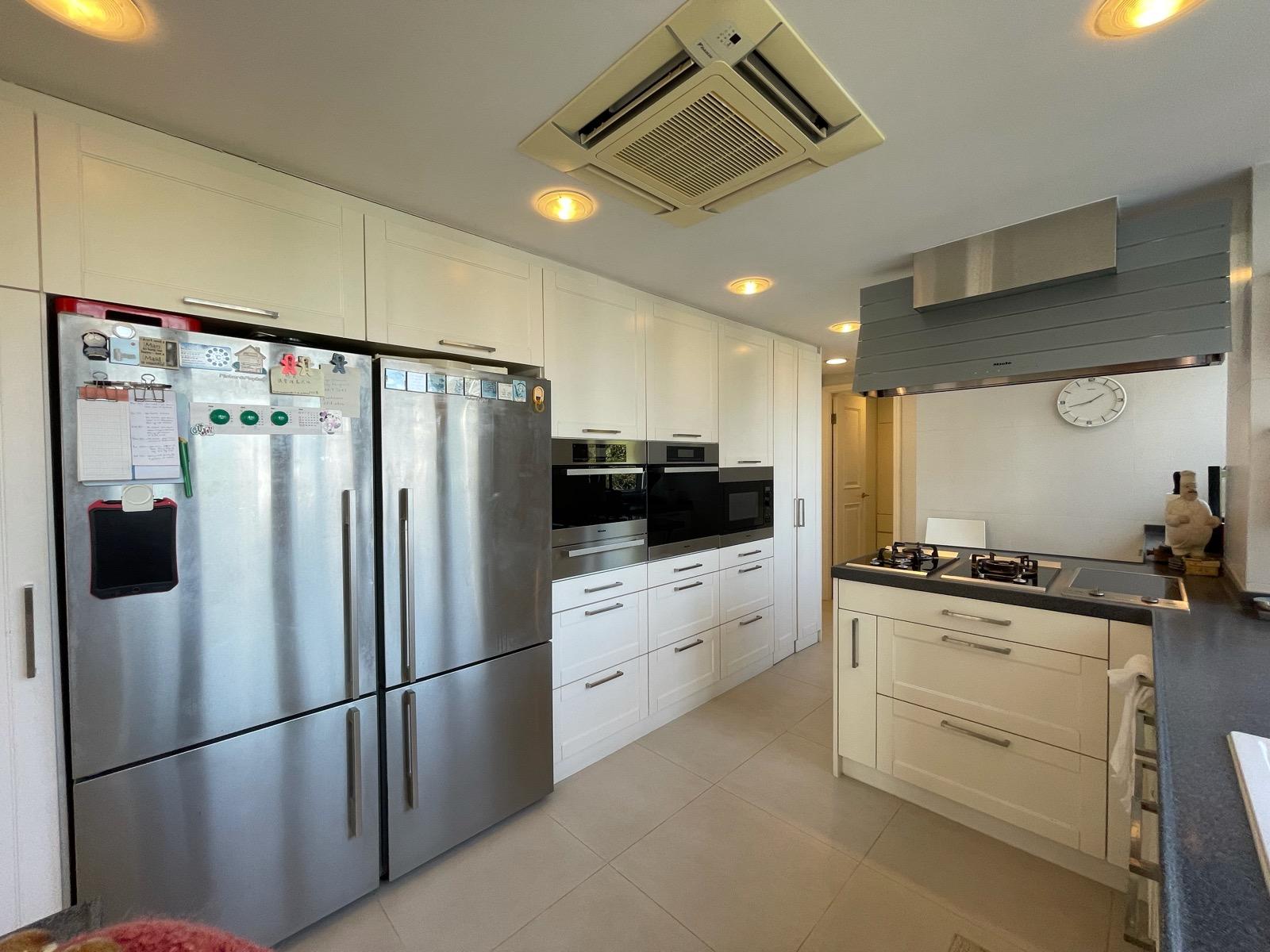 廚房面積和設備,媲美餐廳廚房。