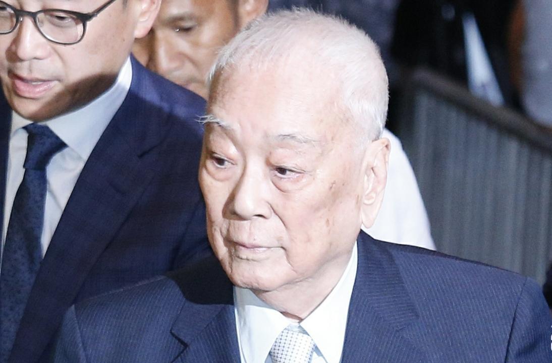 中建企業主席許世勳在2018年12月去世,享年97歲。據悉,許世勳是賽馬愛好者,養馬超過60年,是全港最大馬主之一,曾創下逾百次拉頭馬紀錄。