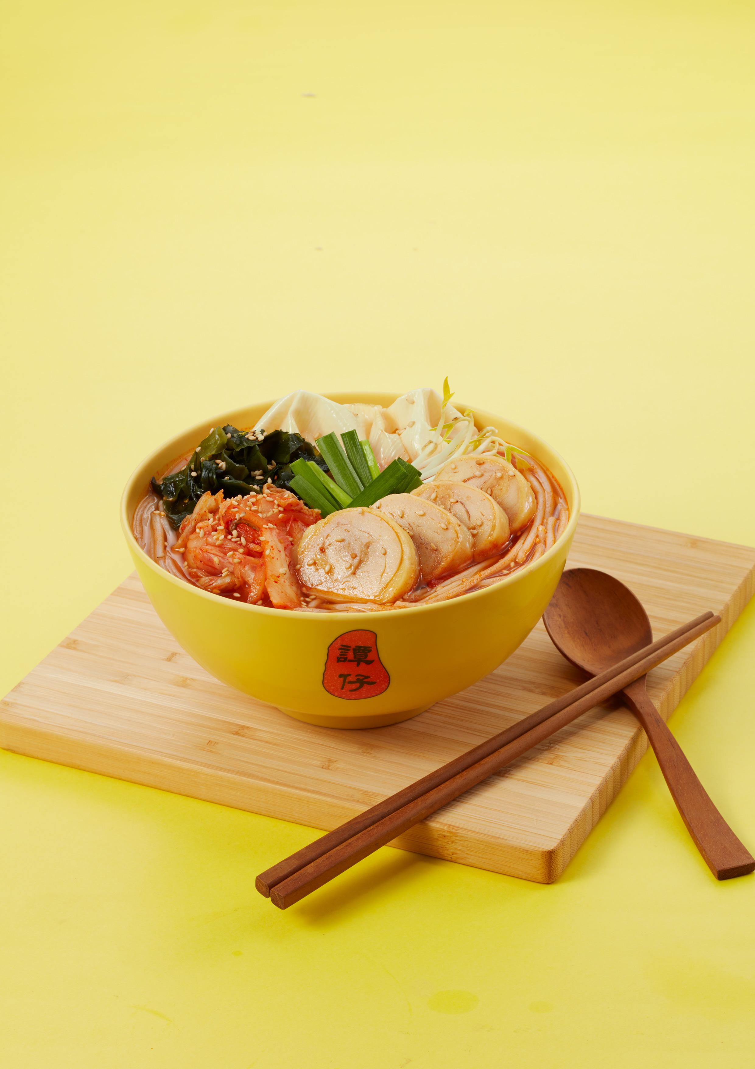 韓式泡菜湯雞卷米線