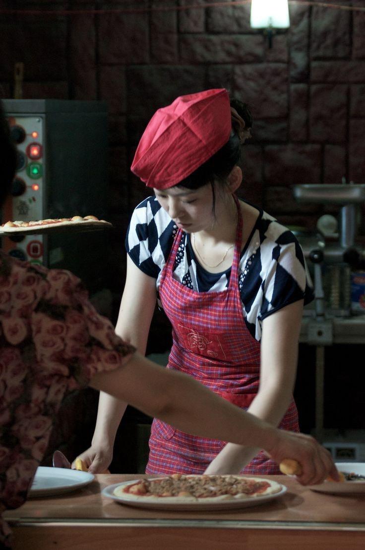 「朝鮮經貿文化情報 DPRK」推介北韓PIZZA店。(FB)