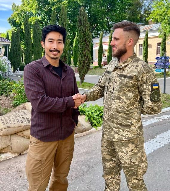 李根大尉本人昨日在個人Instagram(IG)連發照片及片段。(IG)