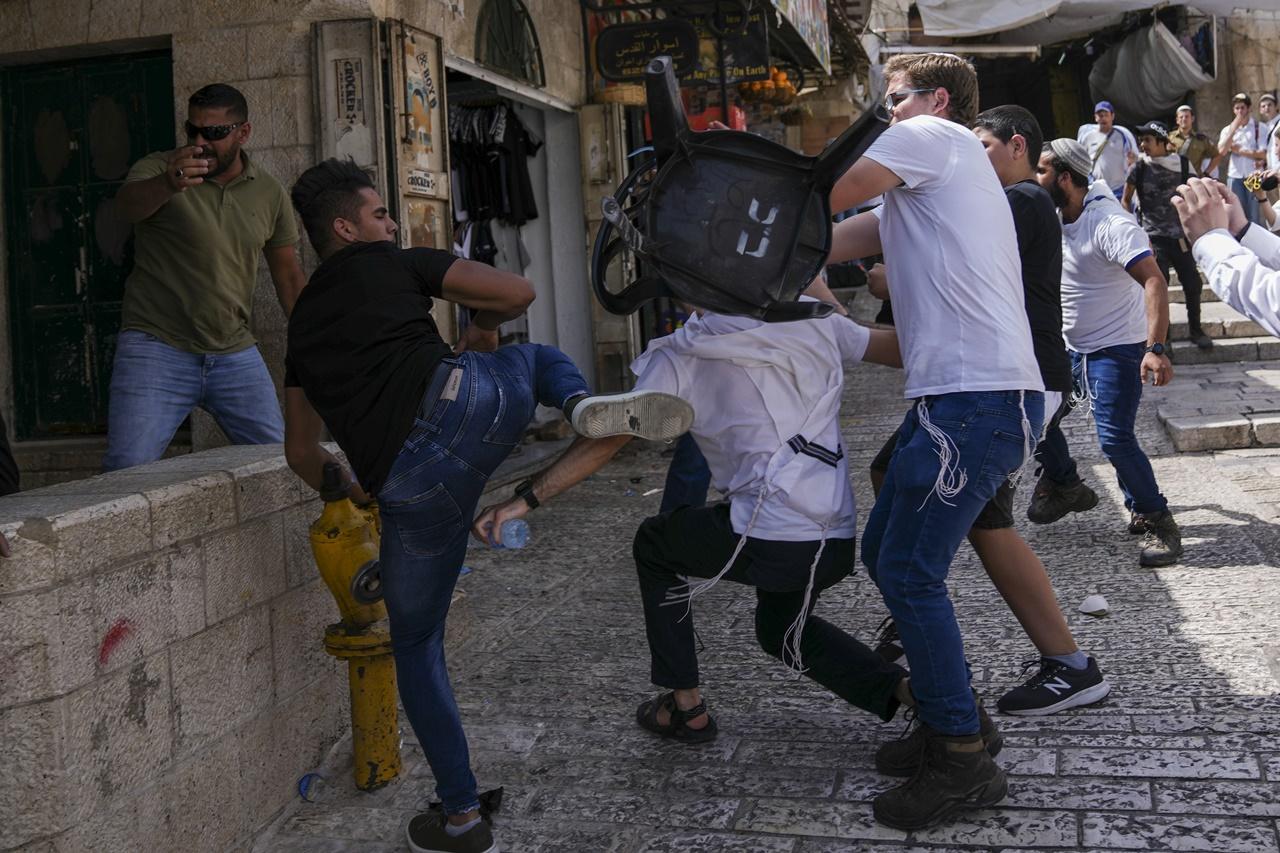 以色列耶路撒冷日爆衝突,200巴人傷50人被捕。(AP)