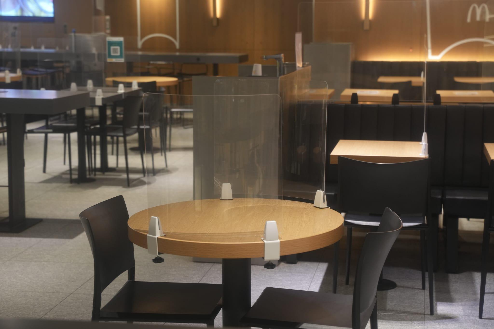 太古城麥當勞多2名食客染疫,餐廳須關閉消毒。(陳奕釗攝)