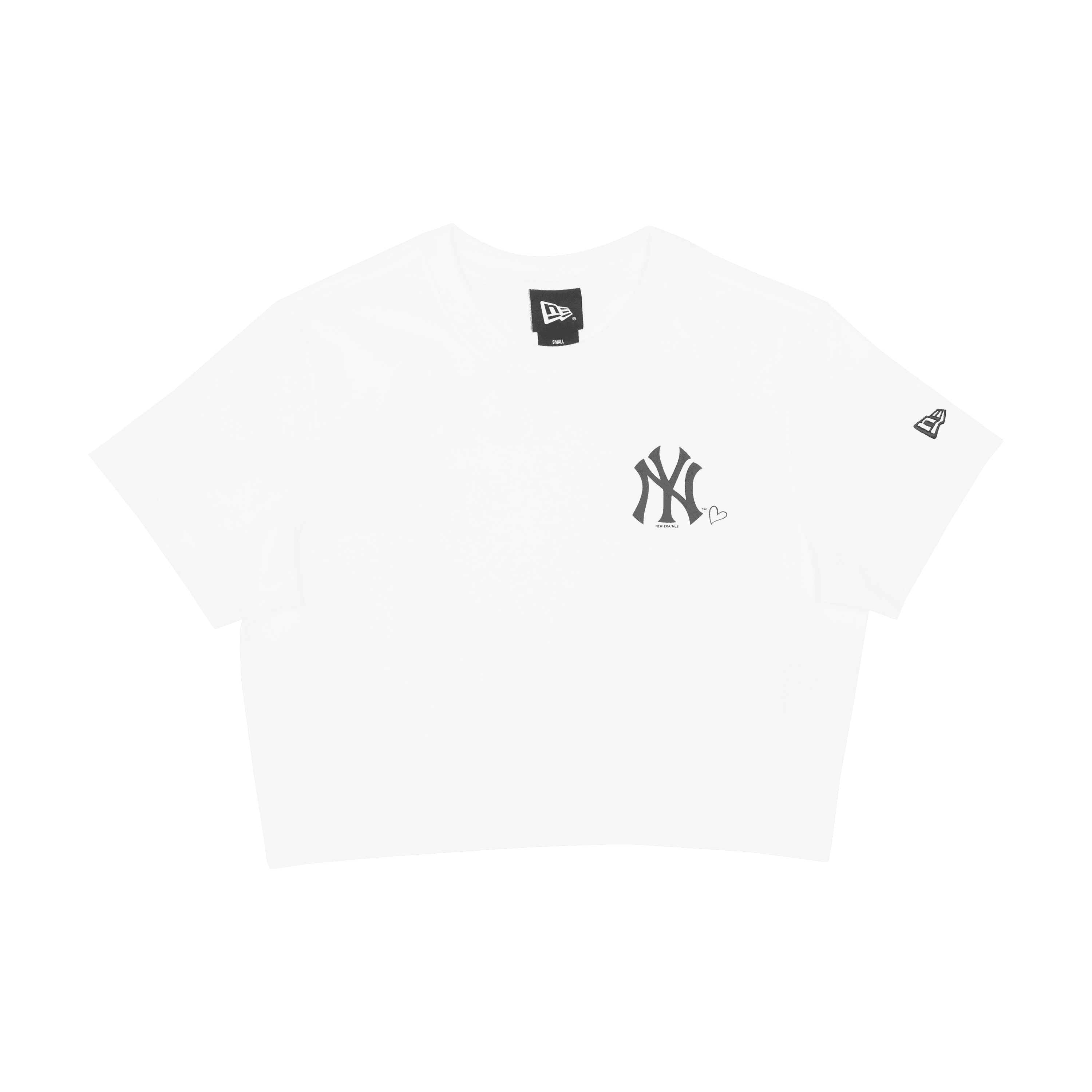 MLB WOMEN WOMEN CROP TEE│系列更備有同款服裝作配襯,主打白色及薰衣草紫兩款棉質短版上衣,穿起時更突顯女生的腰部線條,低調展露性感魅力。上衣前方亦印有紐約洋基隊徽和愛心圖案,並於後方印有「NEW YORK」字句,既新潮又易於配襯!
