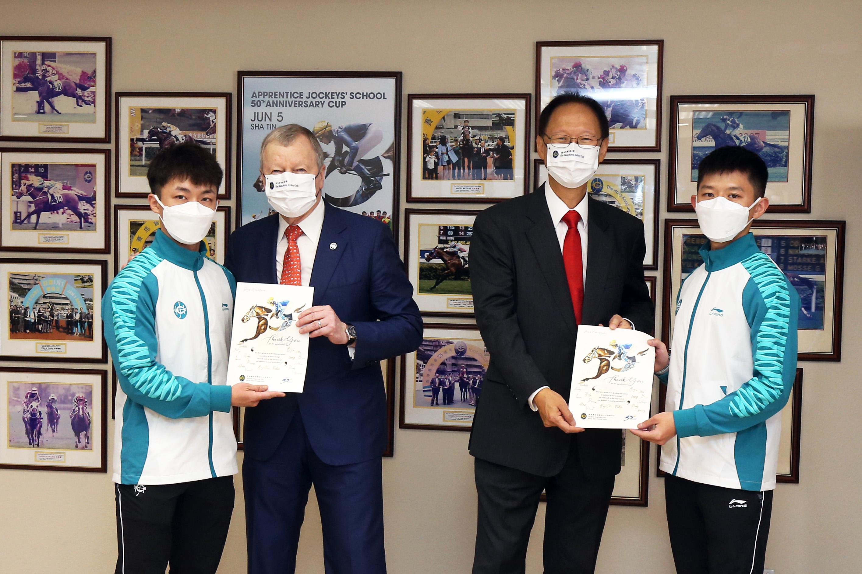 香港賽馬會賽馬人才培訓中心牌匾揭幕