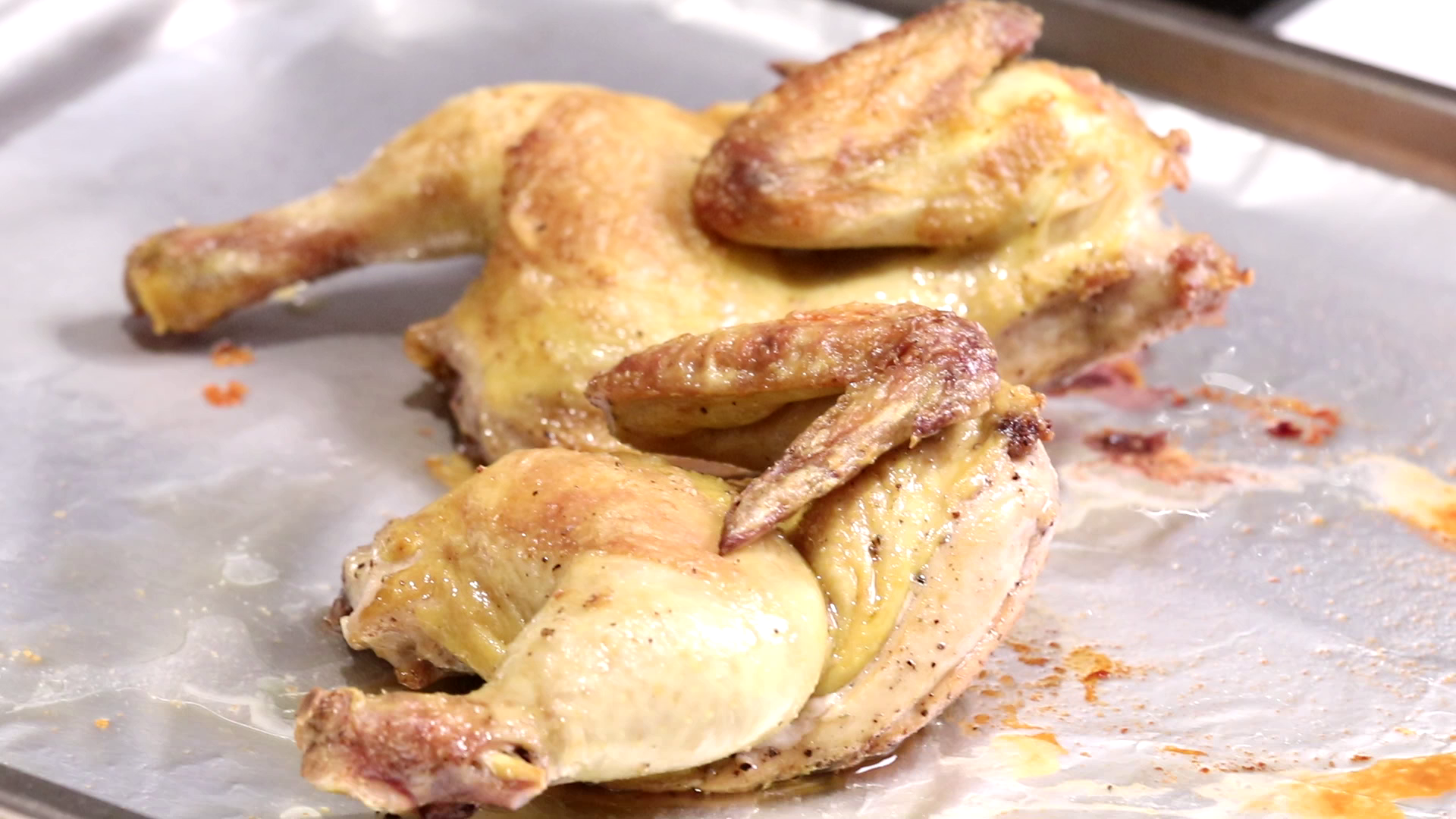 焗爐食譜 │焗西班牙春雞伴辣肉腸忌廉汁,