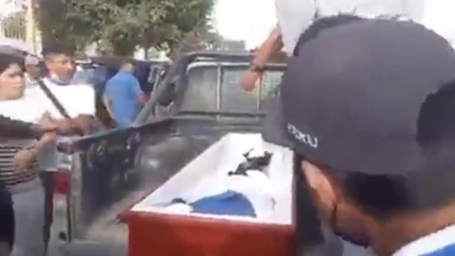 秘魯女子「死而復生」。(網上片段截圖)