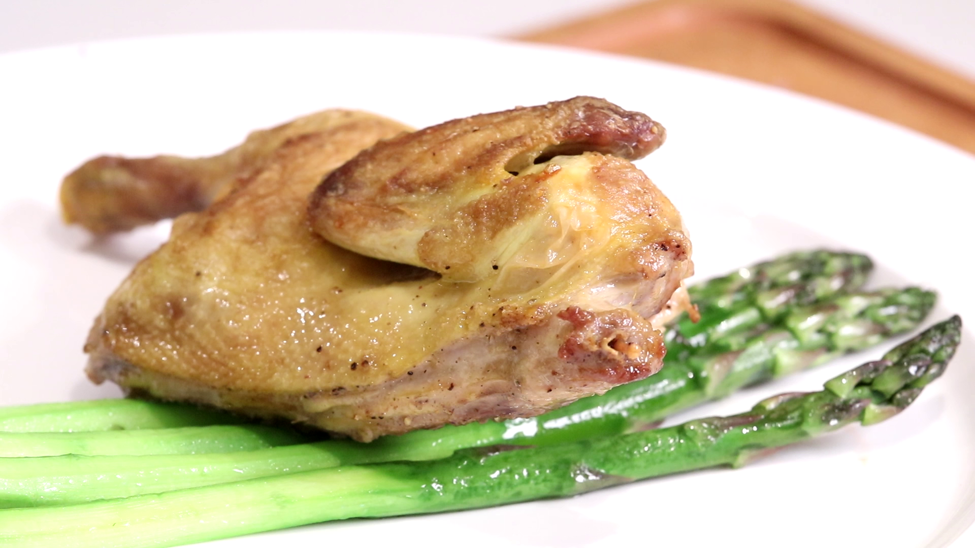 焗爐食譜 │焗西班牙春雞伴辣肉腸忌廉汁,