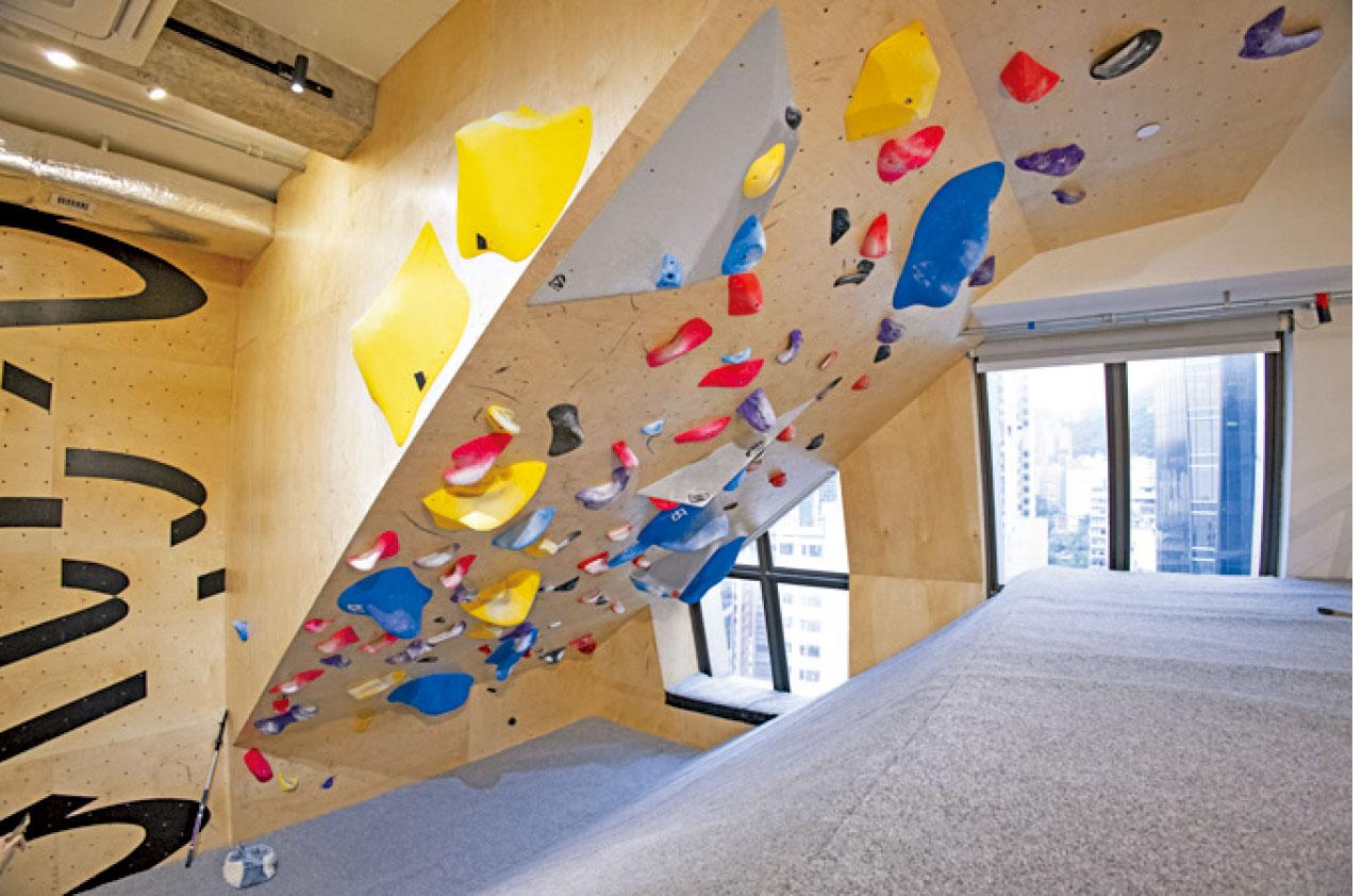 灣仔商廈室內抱石場挑戰高難度55度滑梯斜牆+新手必知3大技巧