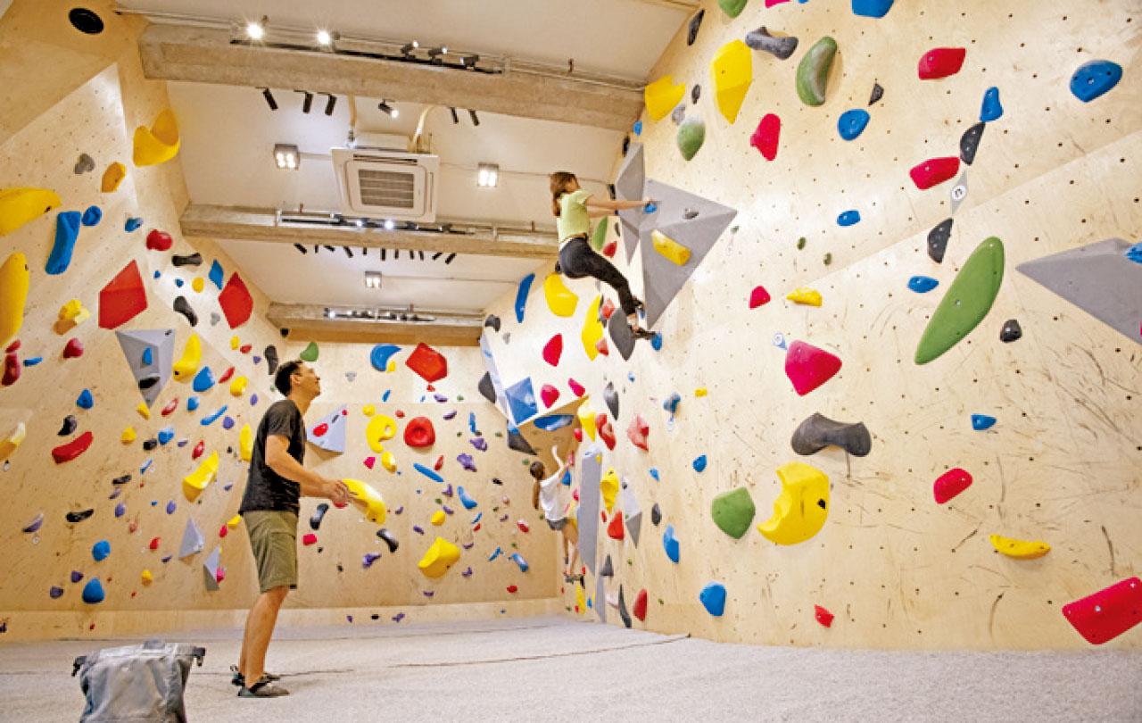 灣仔商廈室內抱石場挑戰高難度55度滑梯斜牆+新手必知3大技巧