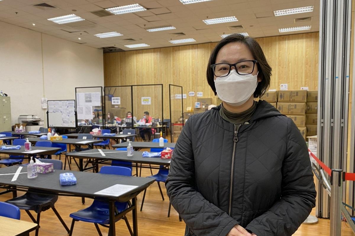 劉愛詩表示,他們3日內組成60人的護理專隊,照顧暫託中心的初步確診和輕症長者。(網誌圖片)