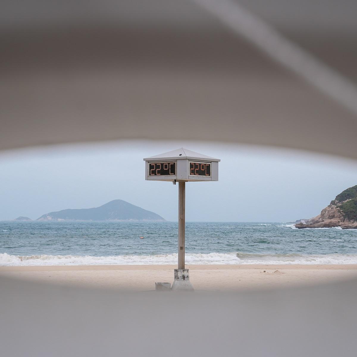 政府早前以疫情為由,圍封沙灘禁止市民進入。(夏家朗攝)