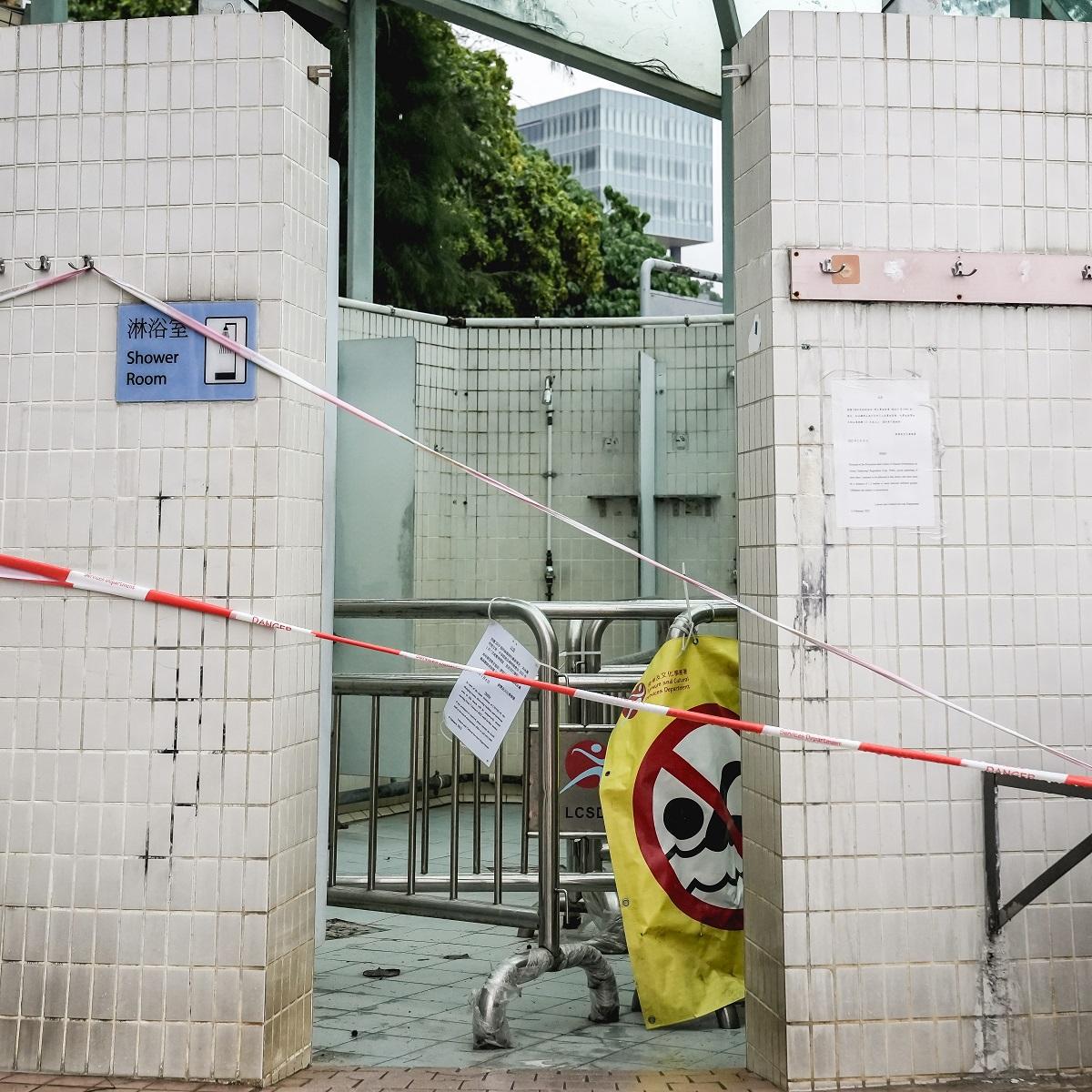 政府早前以疫情為由,圍封沙灘禁止市民進入。(夏家朗攝)