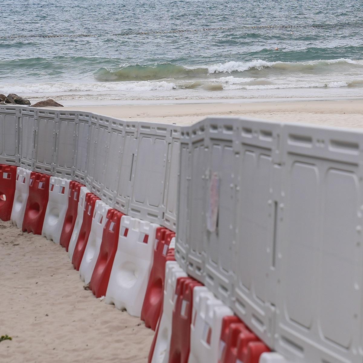 政府早前以疫情為由,圍封沙灘禁止市民進入。(夏家朗攝)