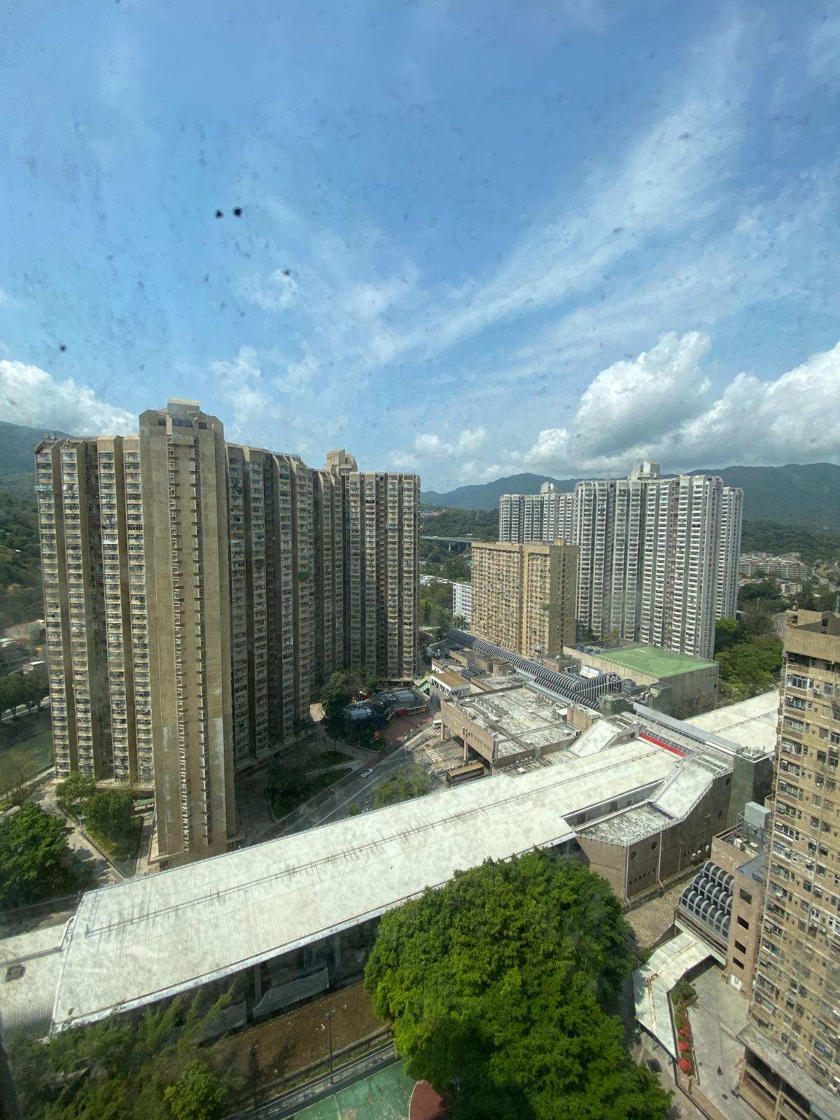 外望超開揚遠樓景和山景,通爽舒適。