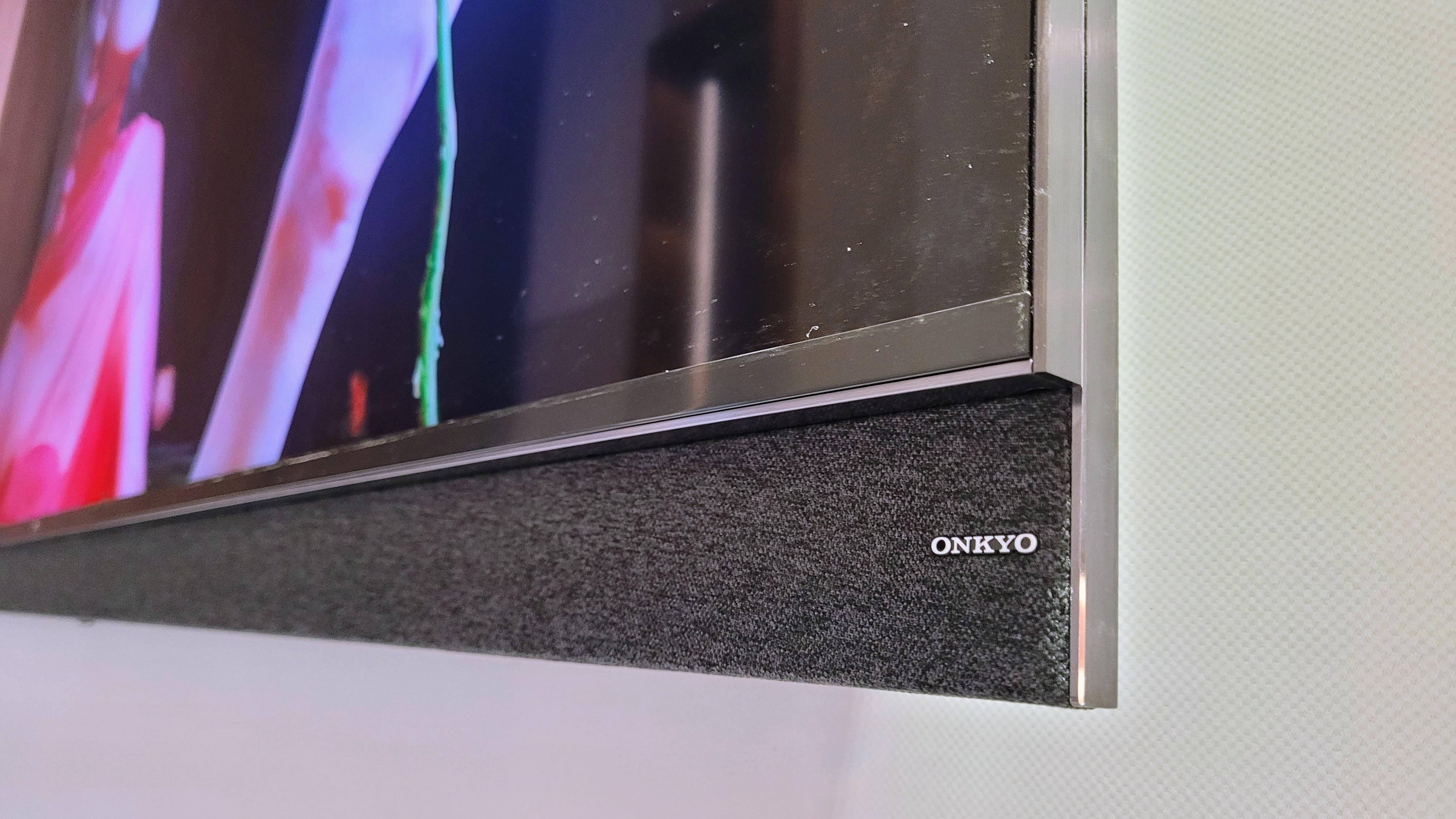 機底配備Onkyo音響。