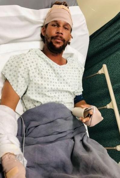Joshua Young在醫院。(網上圖片)
